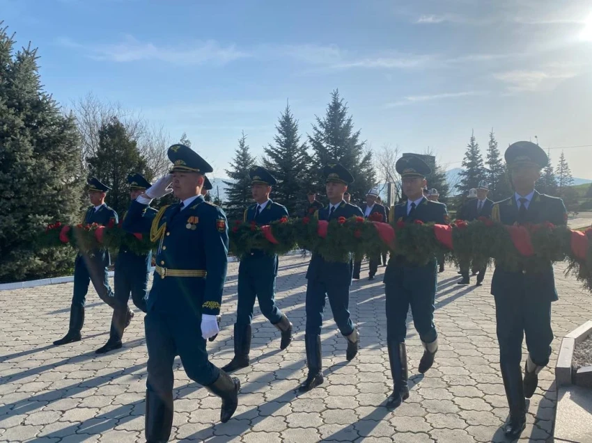 В «Ата-Бейите» почтили память погибших в апрельских событиях